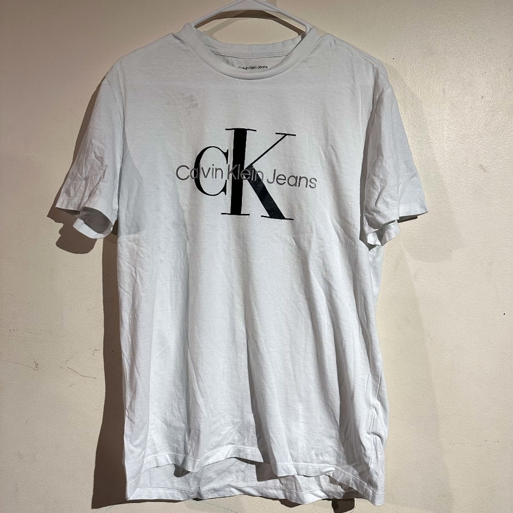 Calvin Klein shirt 100% cotton with printed logo, Mens medium